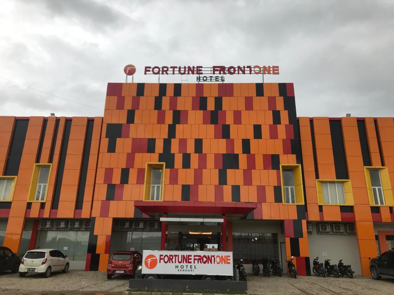 Fortune Front One Hotel ケンダリ エクステリア 写真