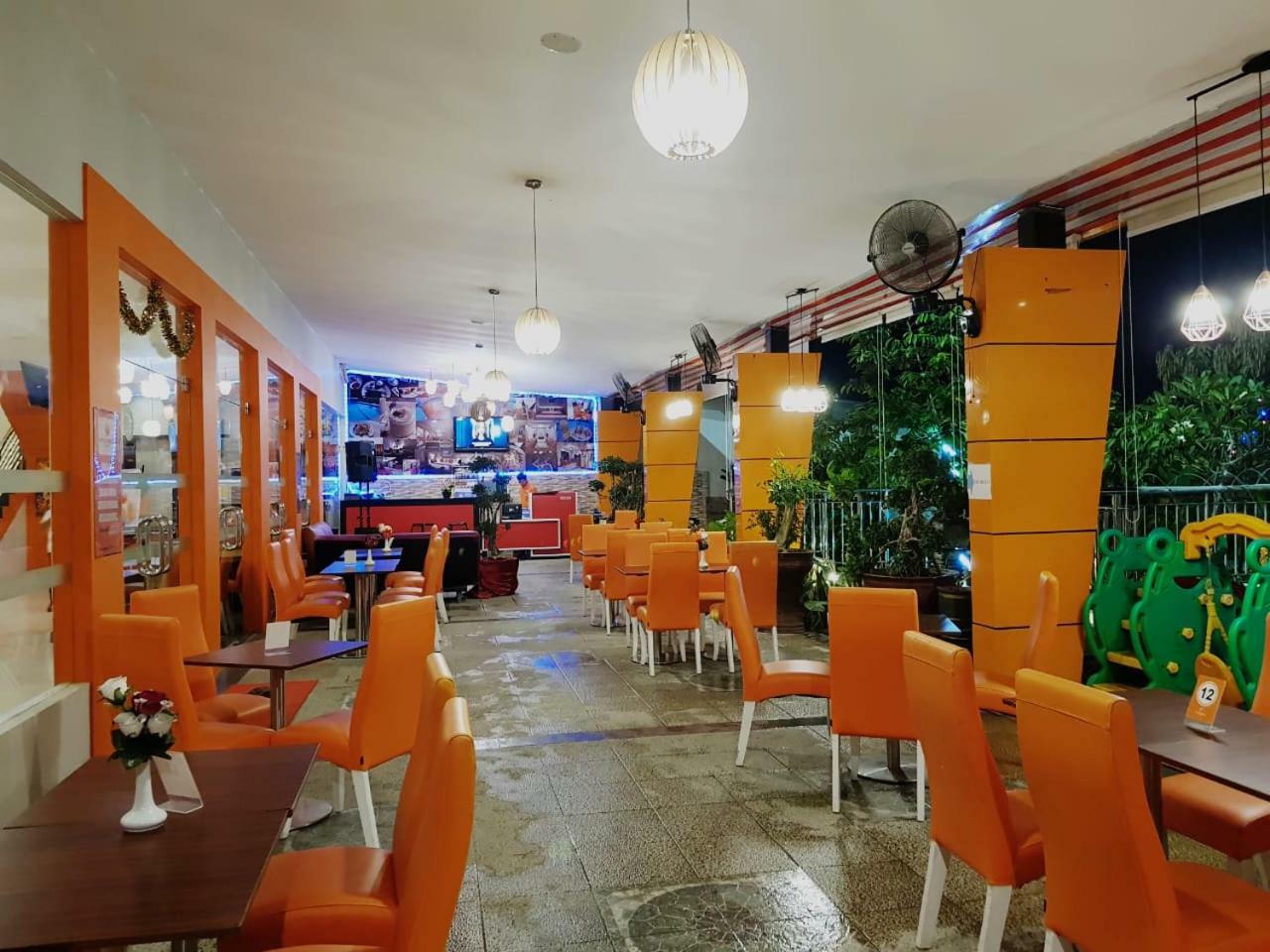 Fortune Front One Hotel ケンダリ エクステリア 写真