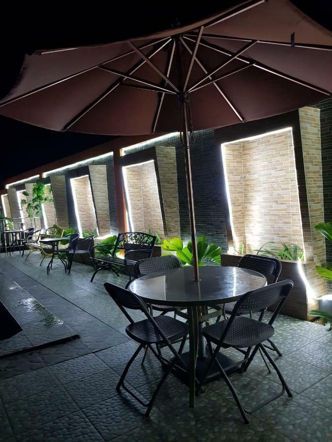 Fortune Front One Hotel ケンダリ エクステリア 写真